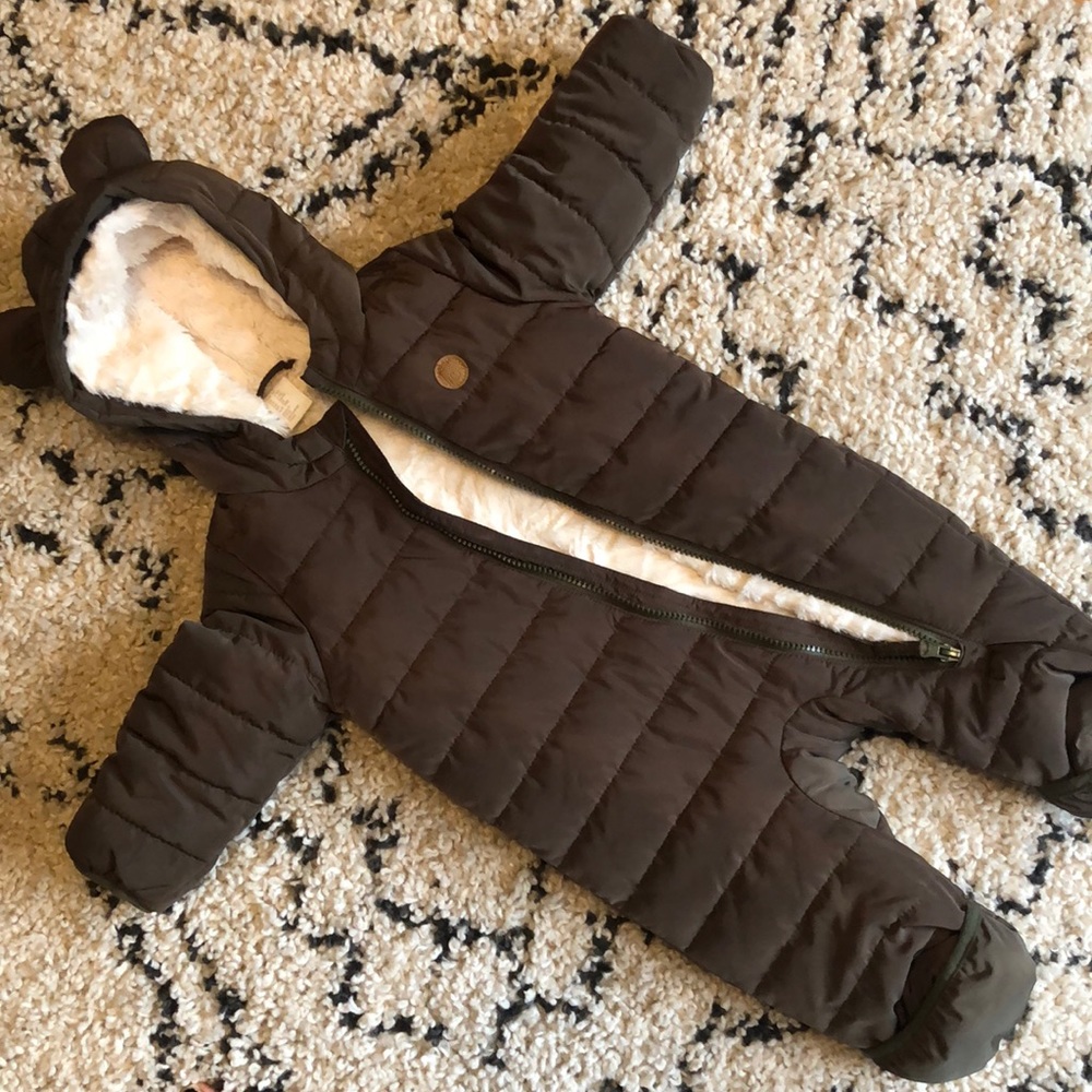 H&M bunting suit size 2-4 months
